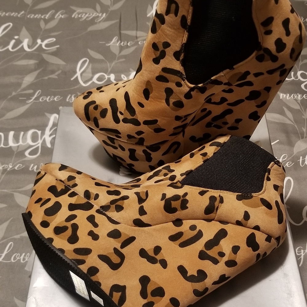 Leopard Style Heels .. (Narrow Foot )